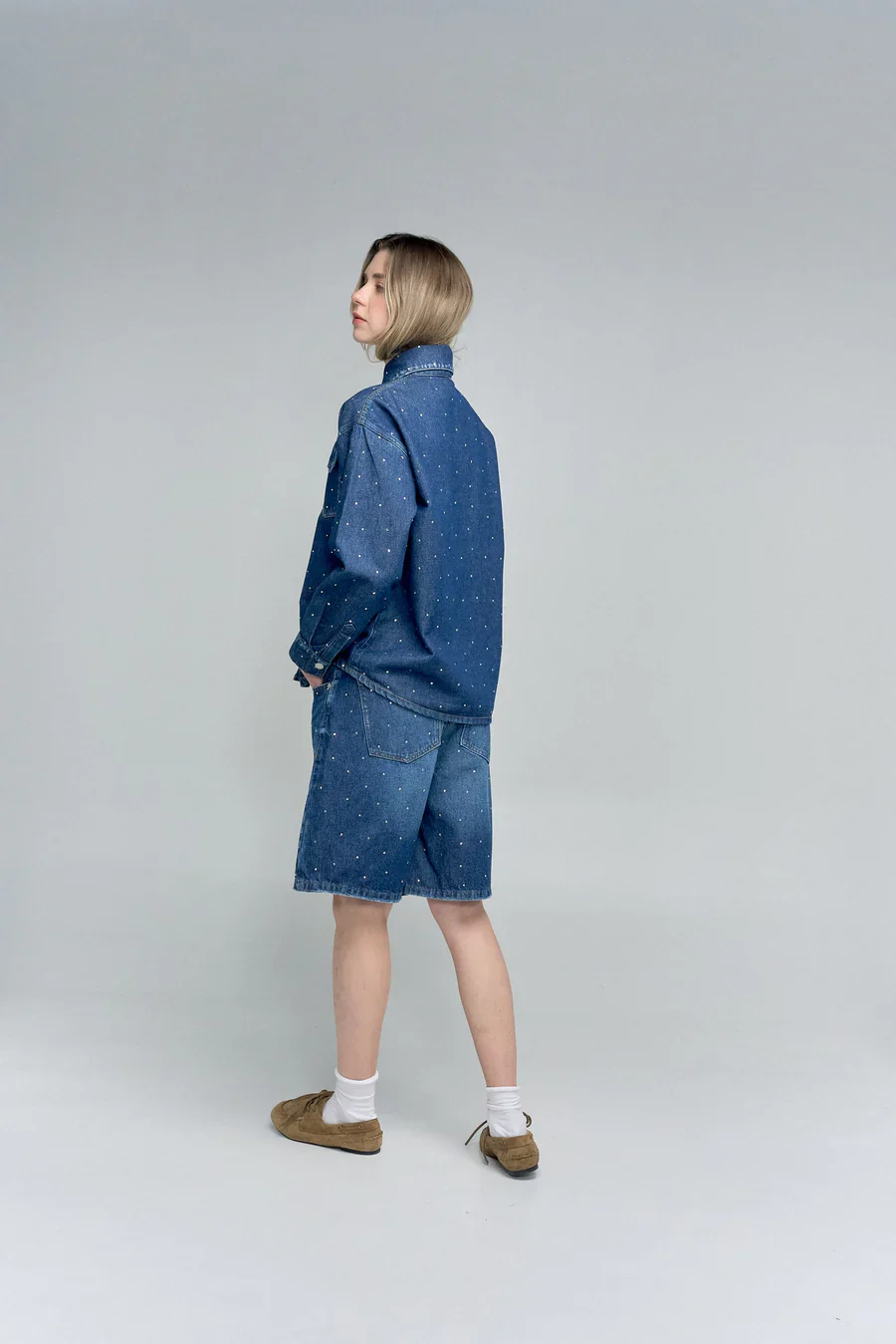 Bermuda Denim Oscuro Con Apliques De Cristales - Image 3