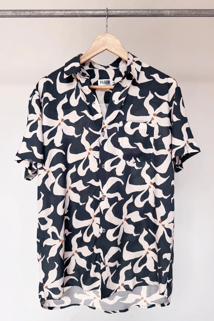 Camisa Flores Blancas