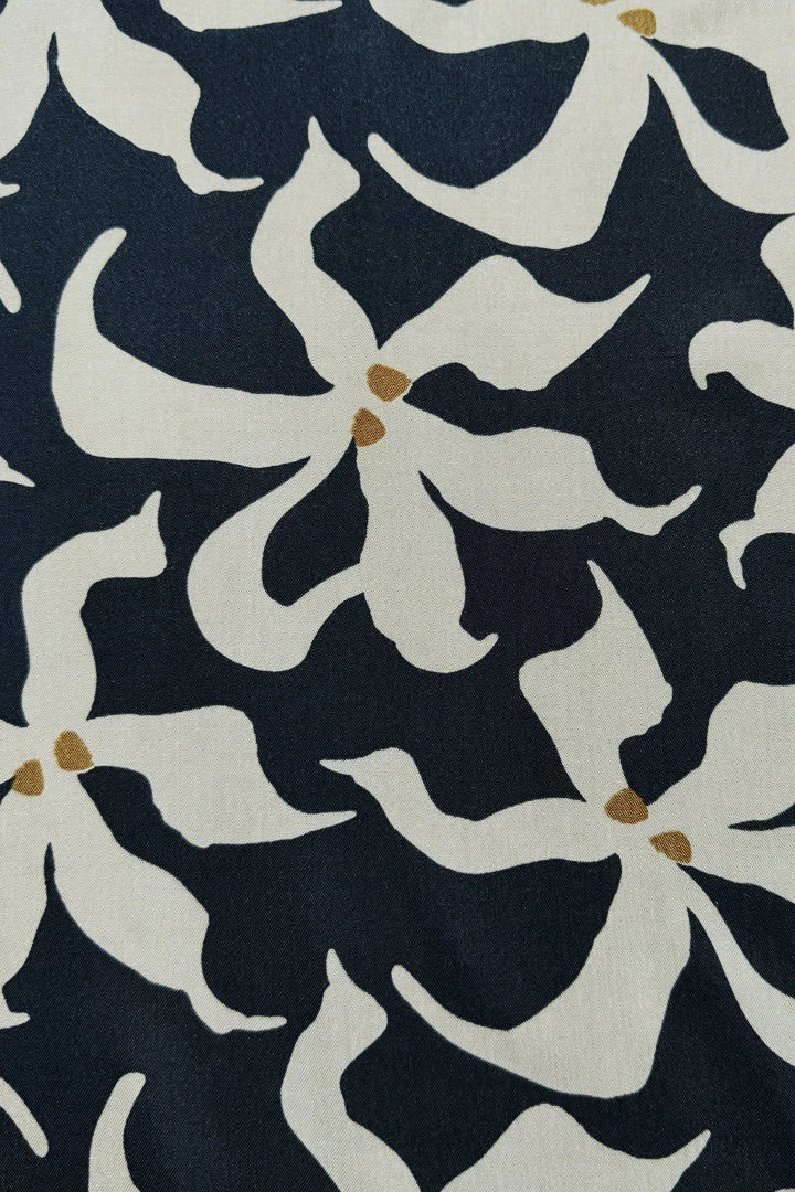 Camisa Flores Blancas - Image 4