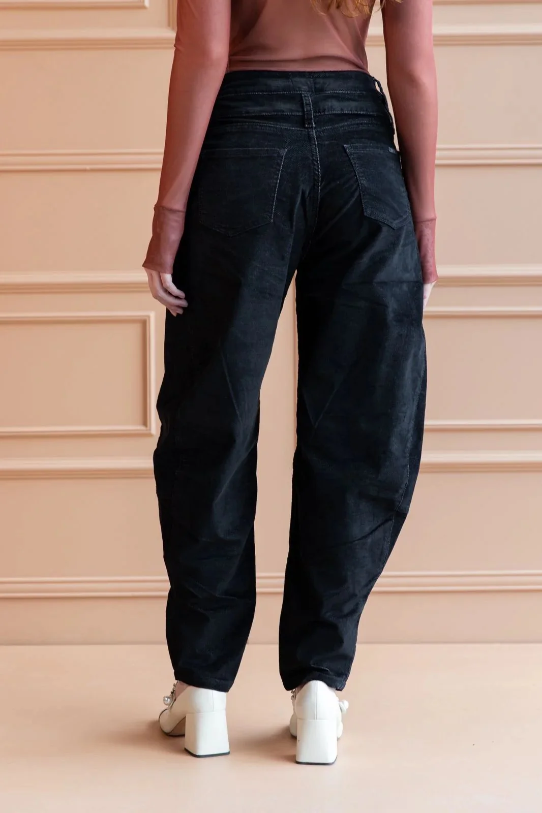 Jean Balloon Velvet Black - Image 3