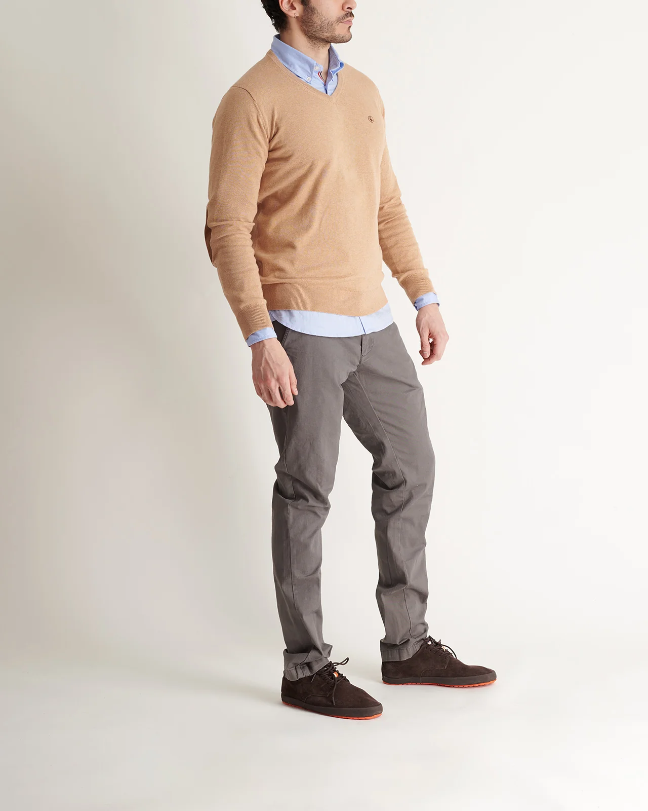 Sweater Cuello Pico Coderas - Image 2