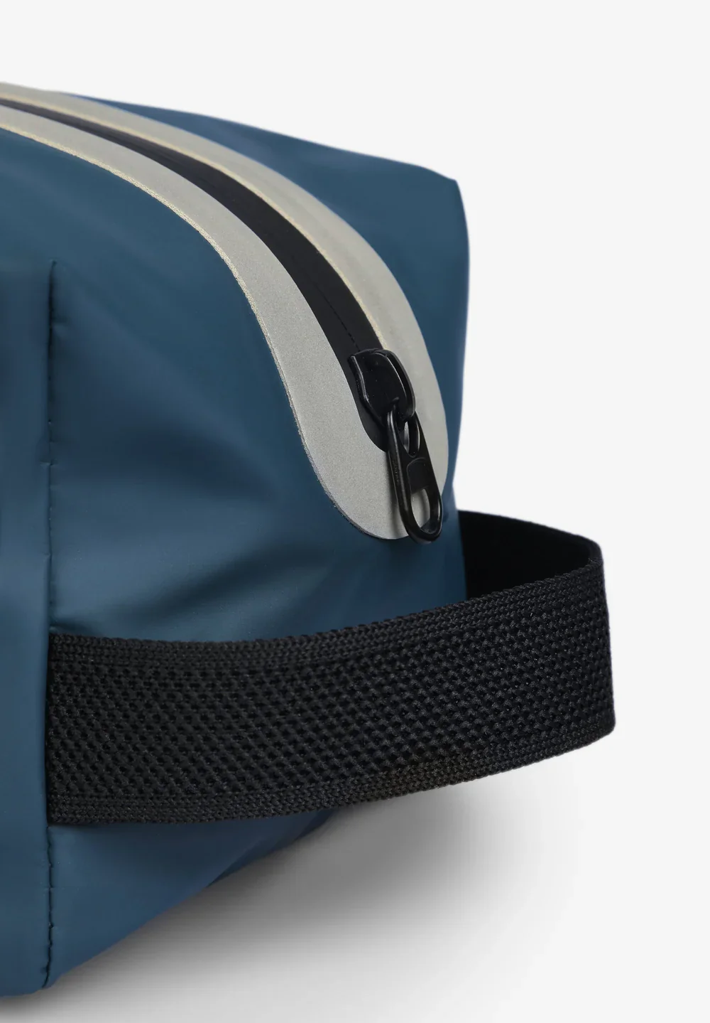 Neceser Thermosealed Travel Case - Image 4