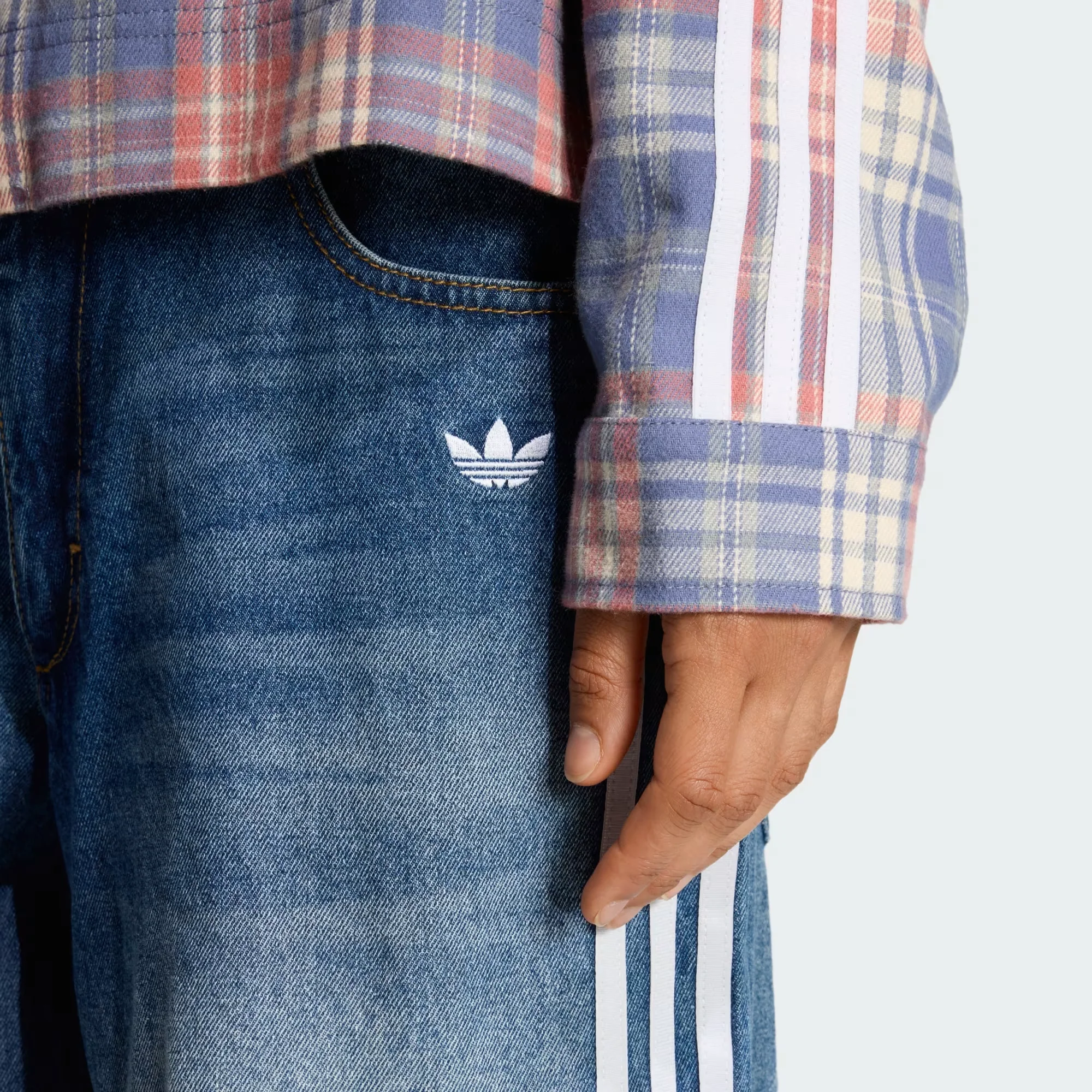 Pantalon Holgado De Mezclilla Desgastados Adidas Originals - Image 4