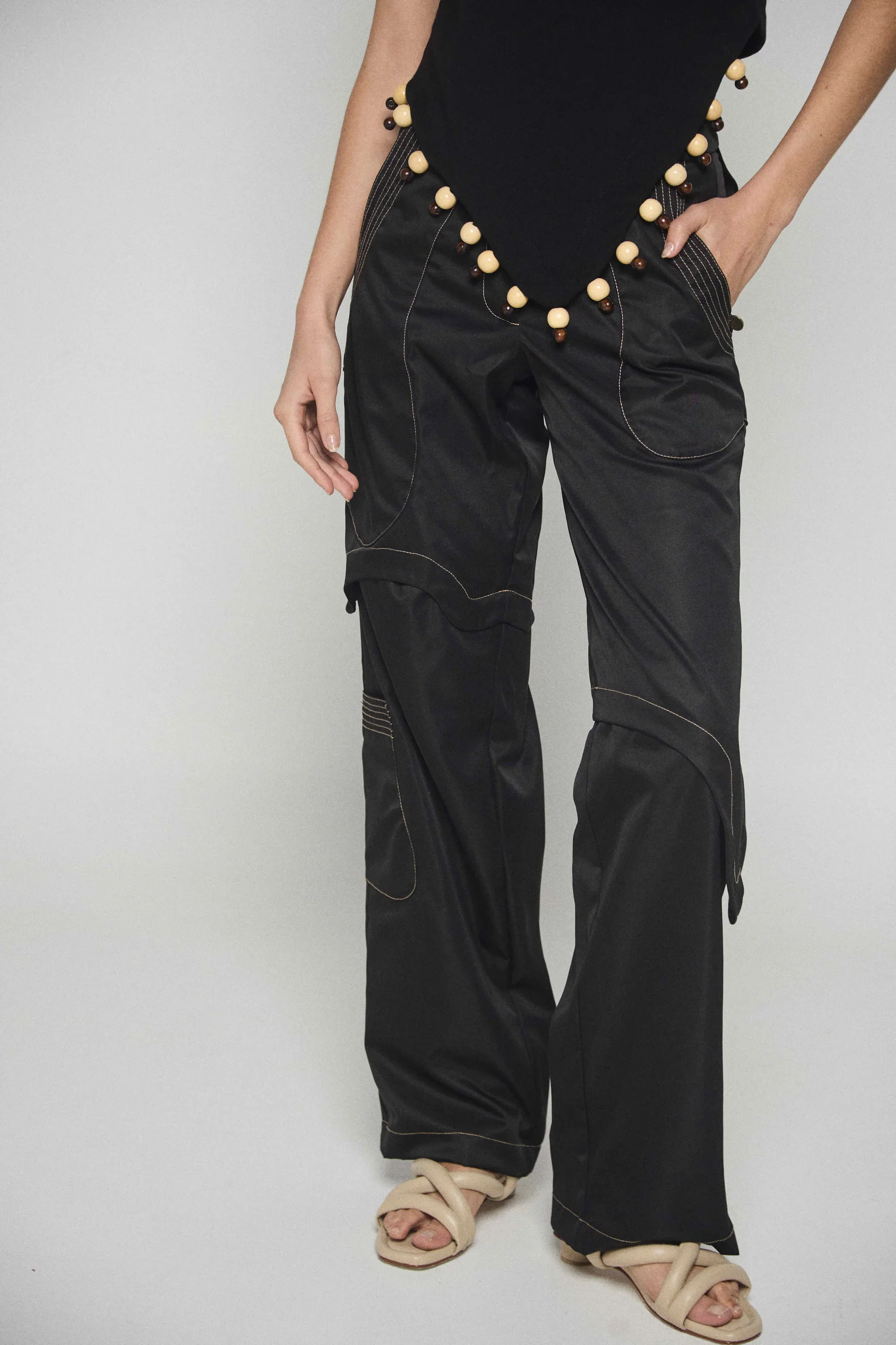Pantalón Negro Pluma - Image 2