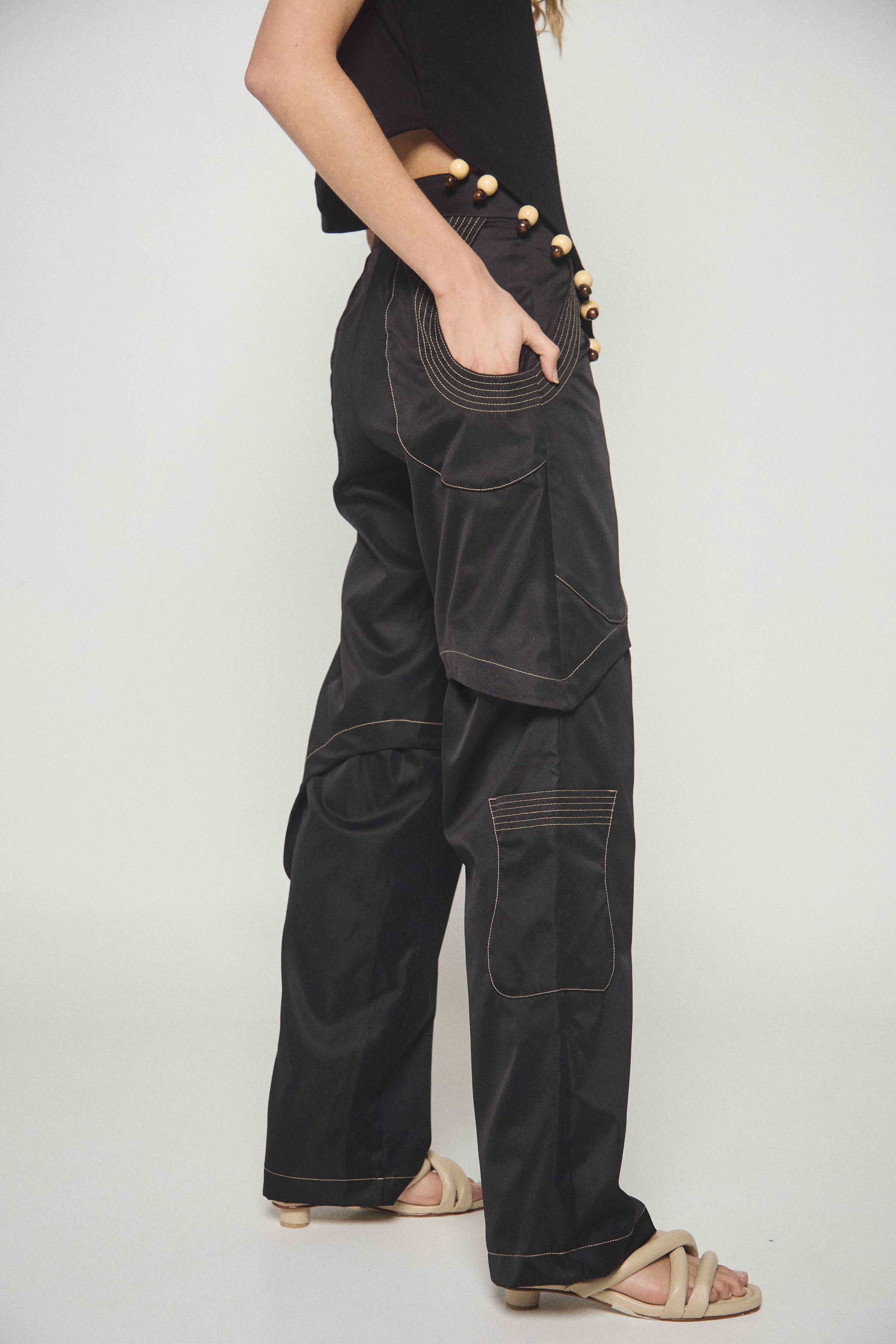 Pantalón Negro Pluma - Image 3
