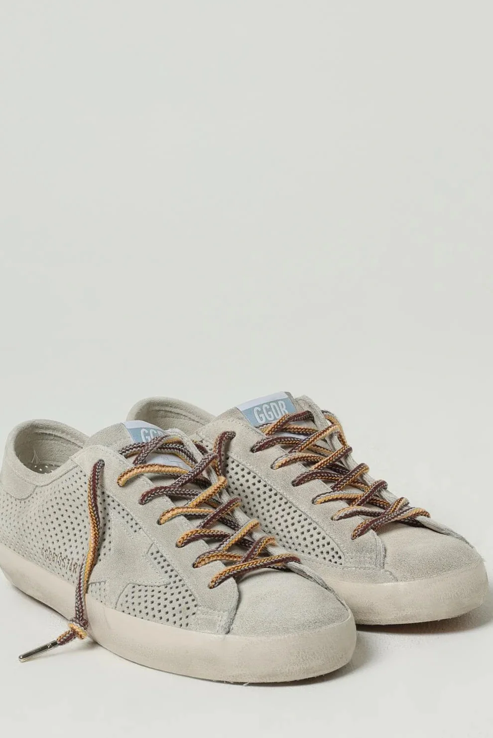 Tenis Golden Goose Super Star Forated Suede Mujer - Image 3