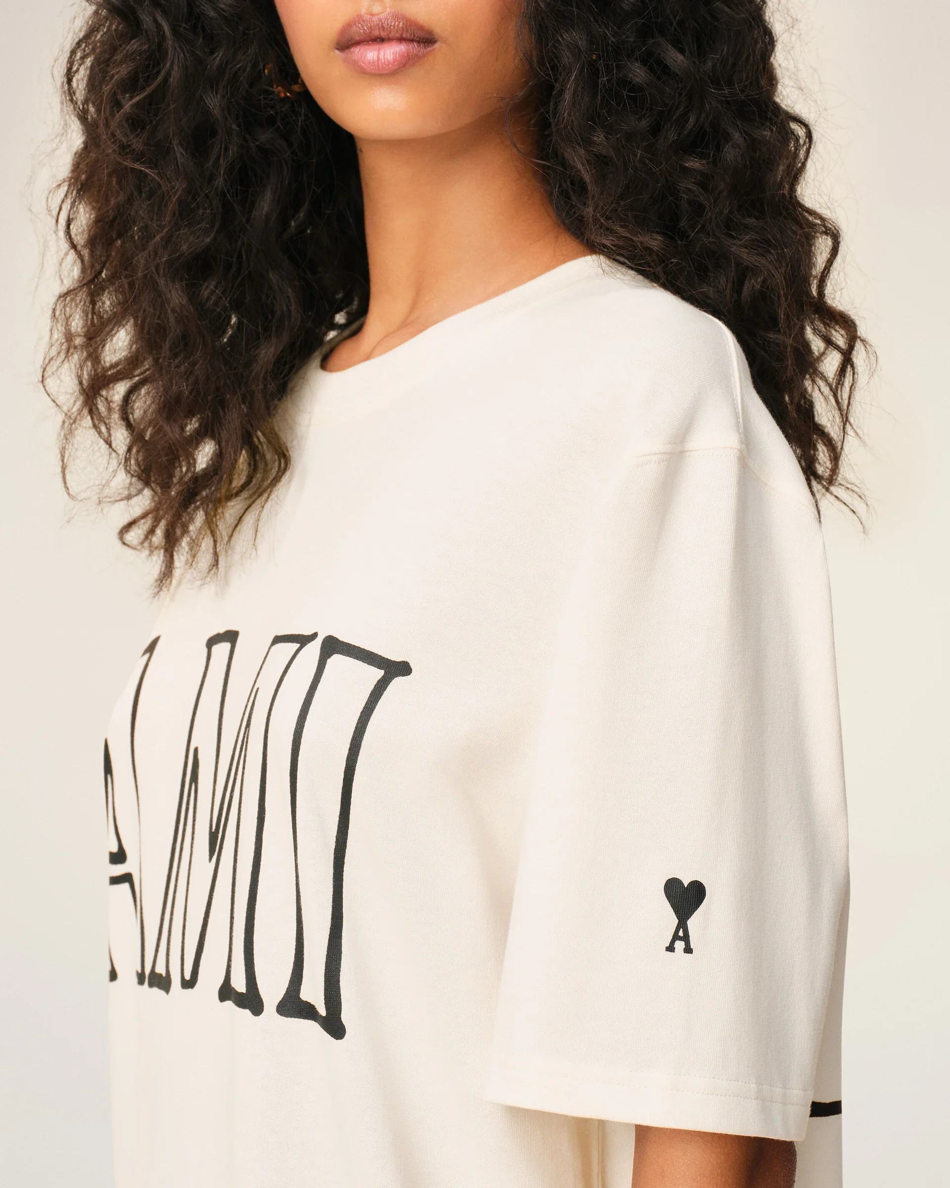 T-Shirt Blanca De Algodón Con Estampado Ami Paris Unisex - Image 3