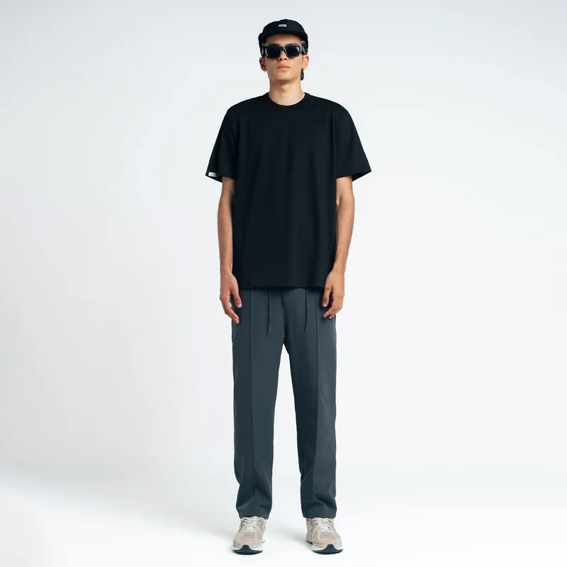 T-Shirt Clasica Negra Hombre - Image 4