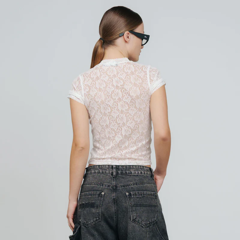 T-Shirt De Bebé Con Encaje Floral Blanca - Image 3