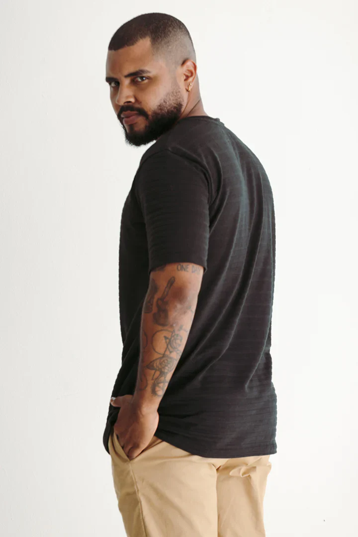 T-Shirt Negra Rayas Malla - Image 2