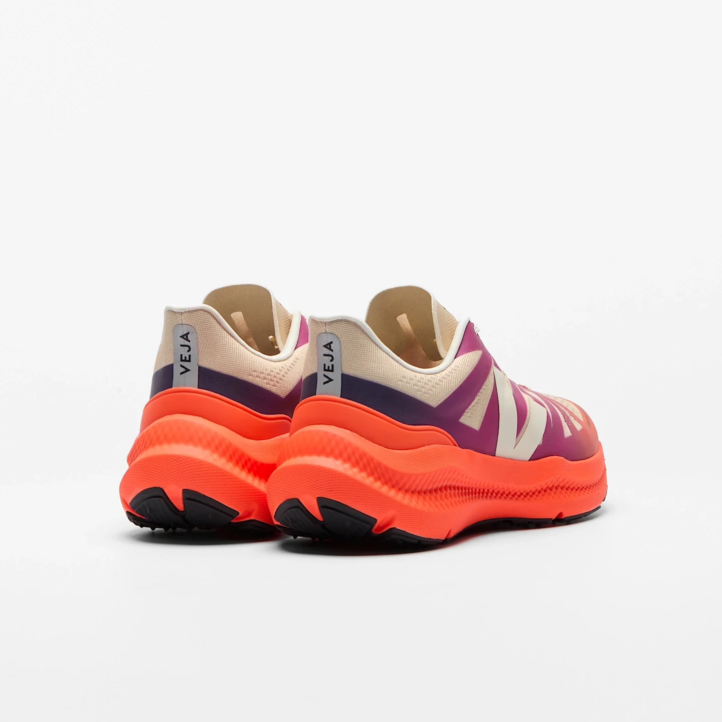 Tenis De Hombre Condor 3 Advanced Engineered-Mesh Gradient Orange Fluo - Image 3