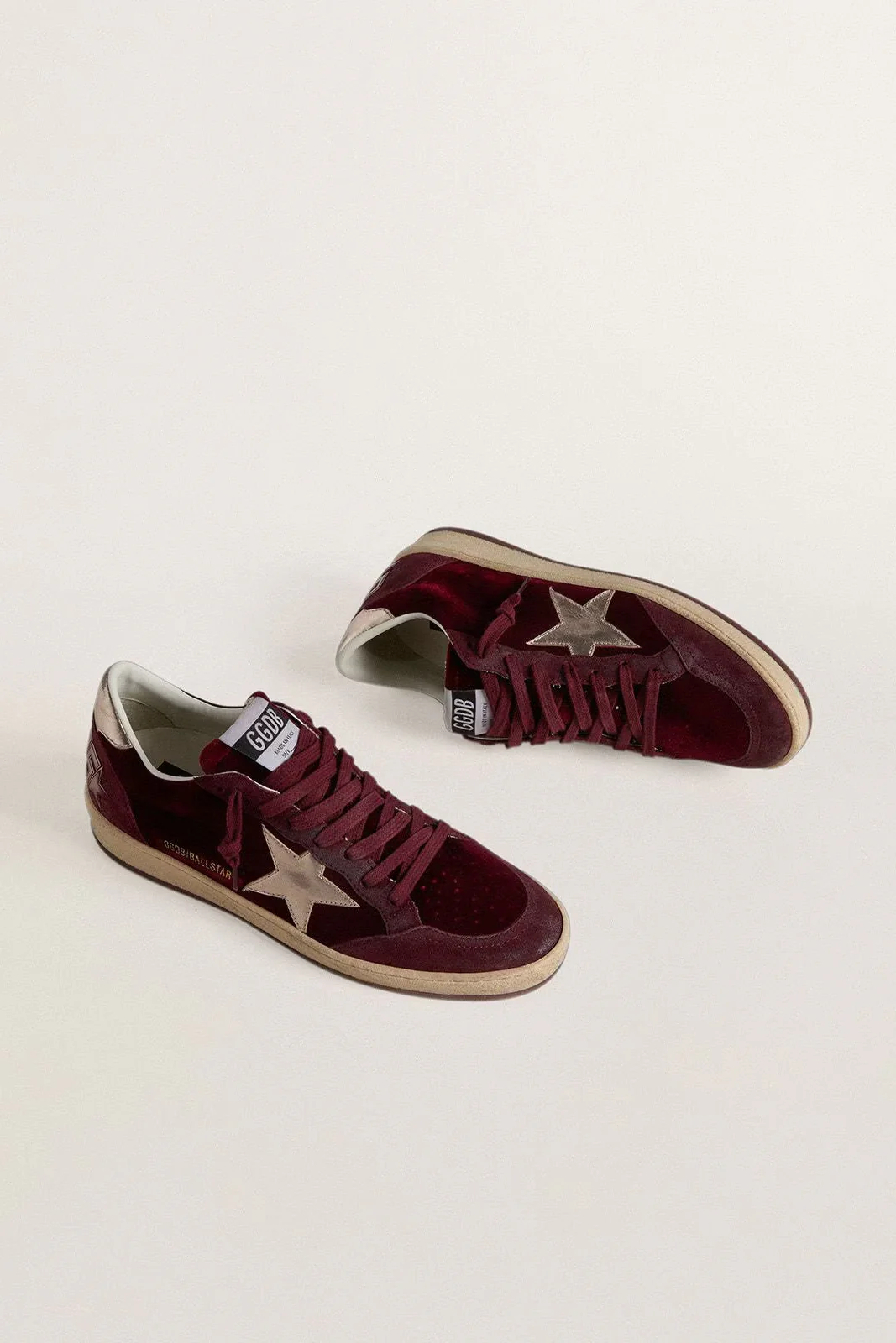 Tenis Golden Goose Ballstar Velvet Upper Suede Toe And Spur Laminated Star Mujer - Image 2