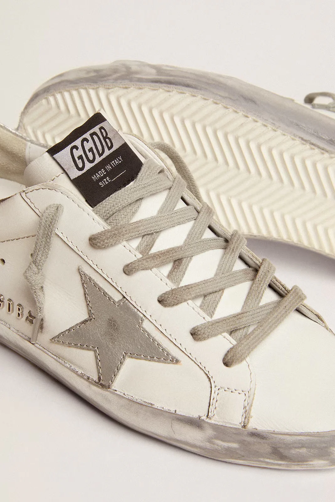 Tenis Golden Goose Super Star Leather Laminated Star Metal Lettering Mujer - Image 3