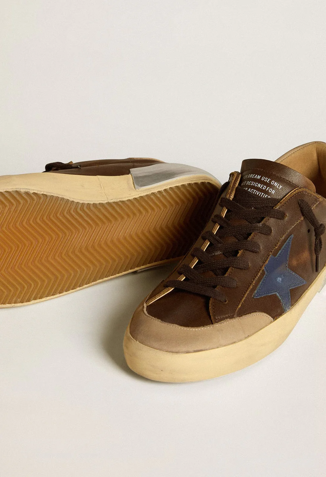Tenis Golden Goose Super Star Leather Star Nabuk Heel And Penstar Hombre - Image 3