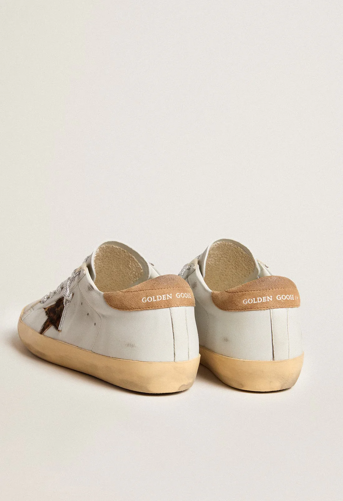 Tenis Golden Goose Super Star Nappa Horsy Star Metal Lettering Mujer - Image 4