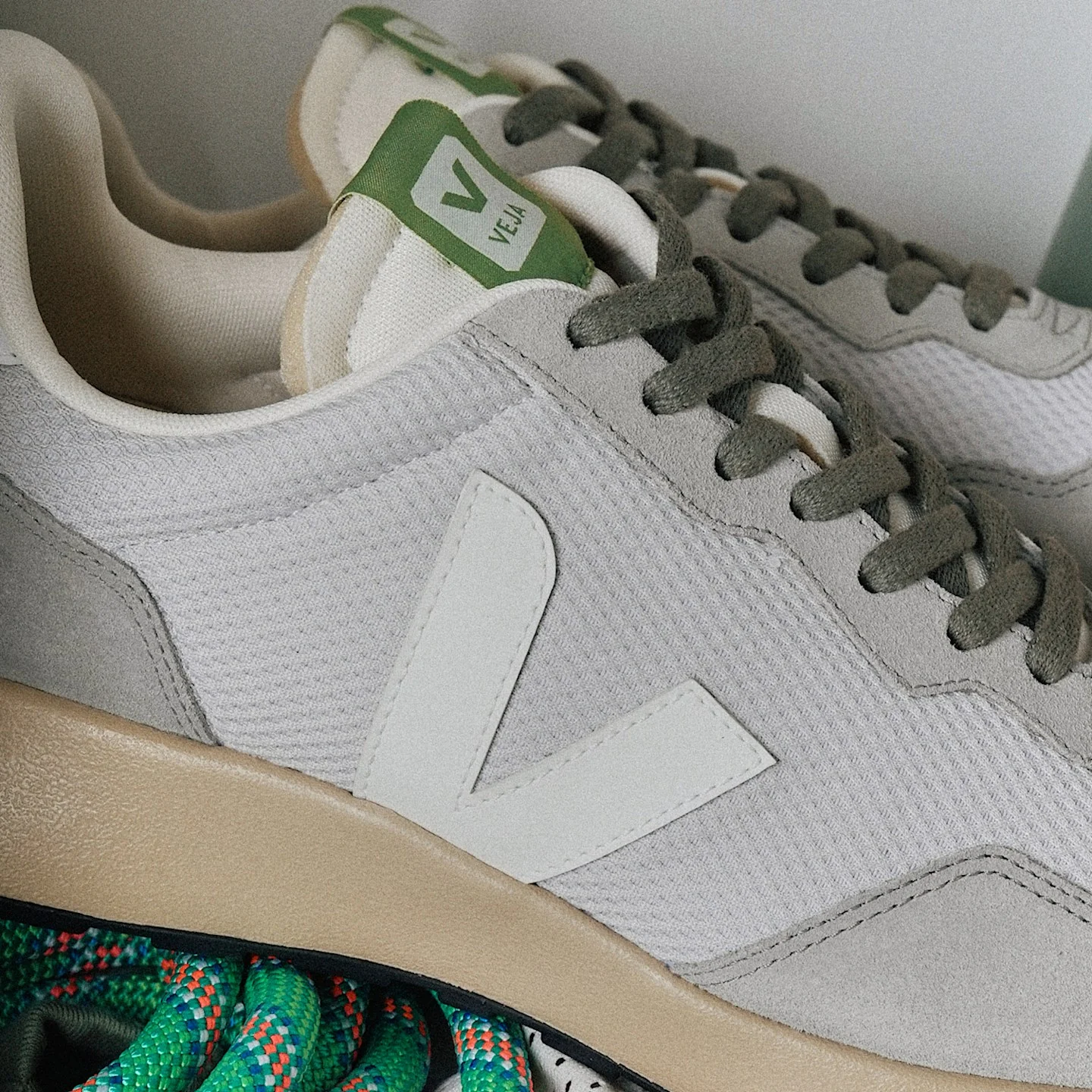 Tenis Veja De Hombre Paulistana Alveomesh Gris Claro Blanco Detox - Image 4