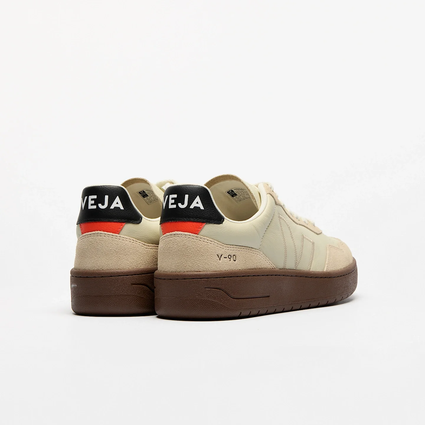 Tenis Veja De Hombre V-90 Cuero Beige Almendra Negro - Image 3