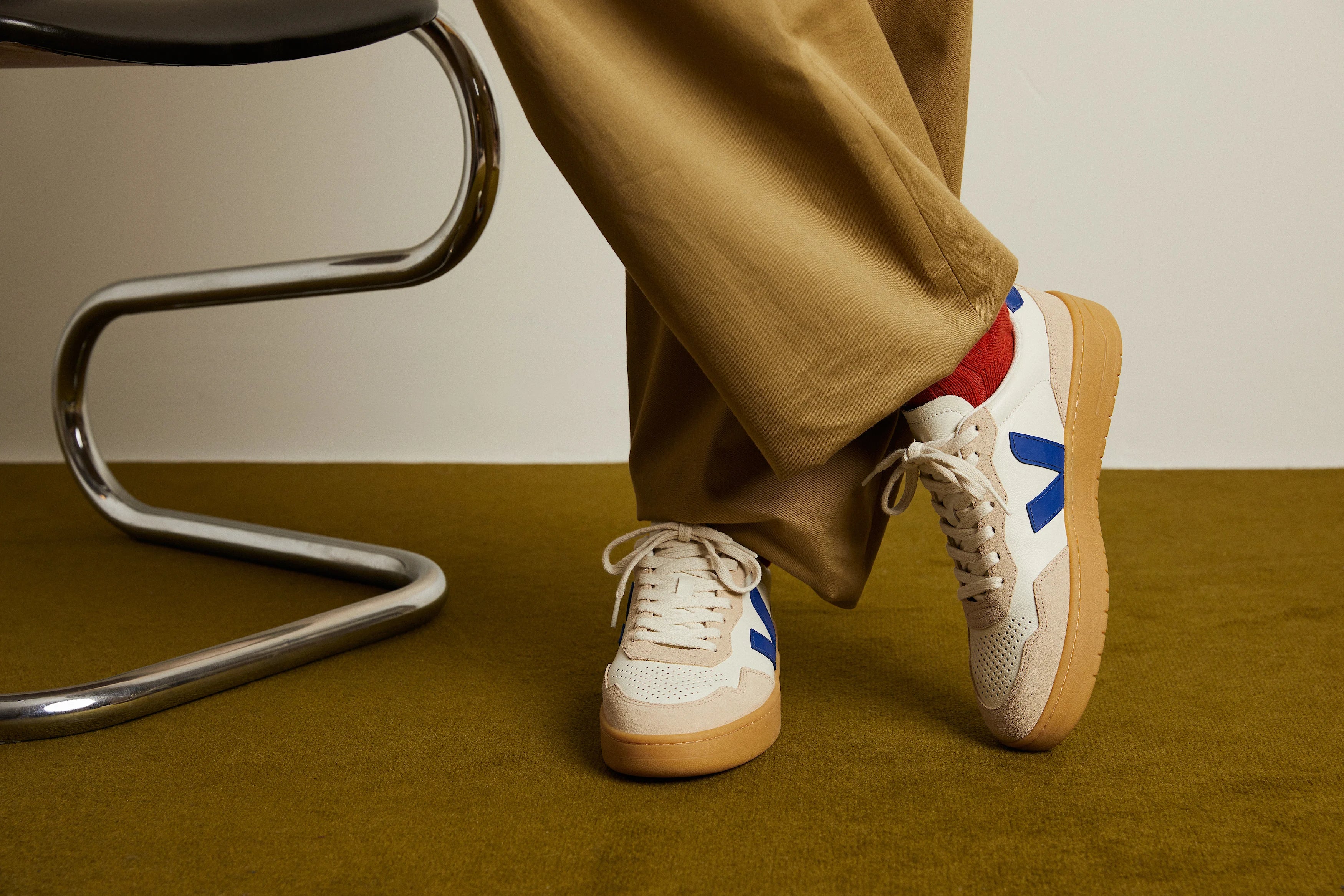 Tenis Veja De Hombre V-90 Leather Pure Atlantique Almond Natural - Image 4