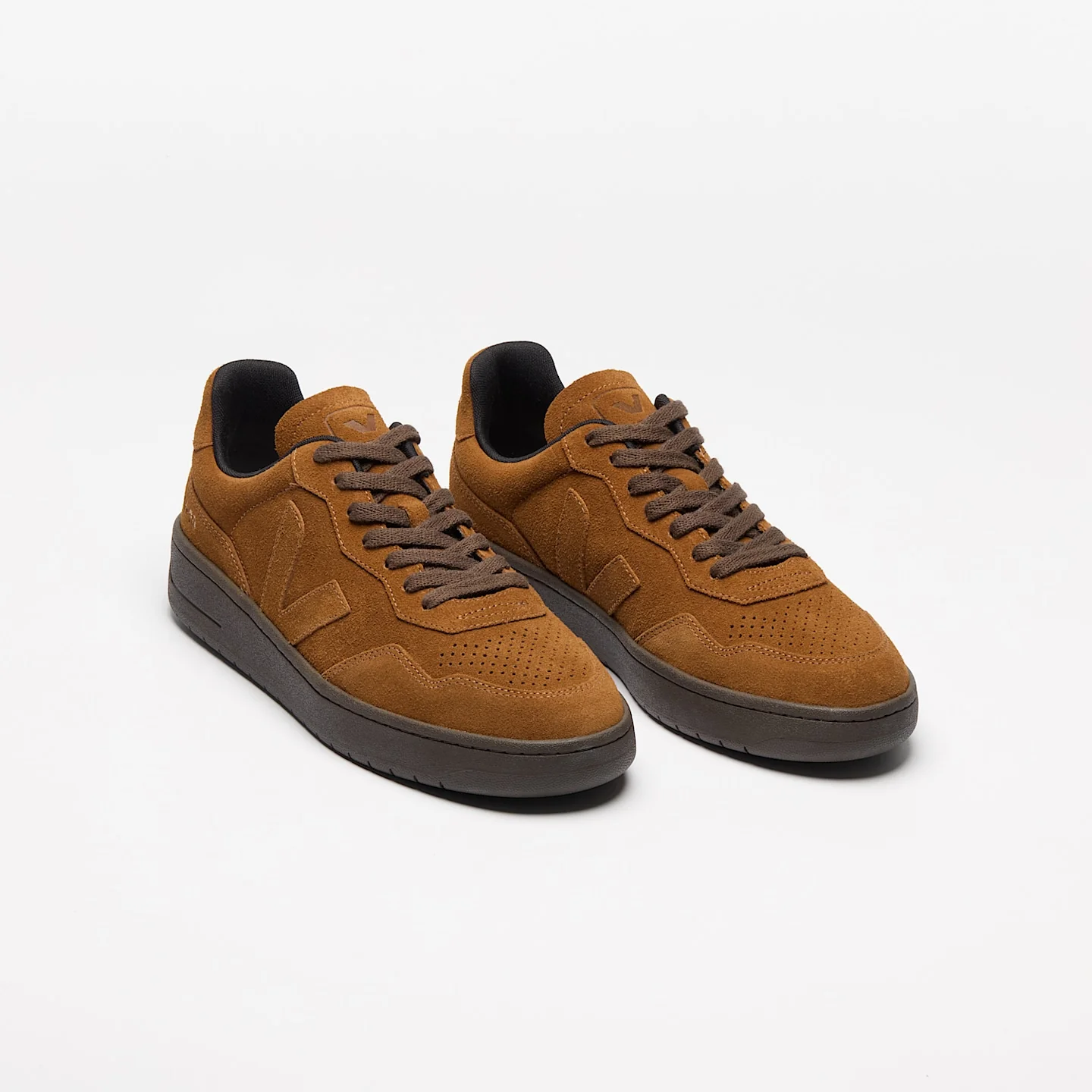 Tenis Veja De Hombre V-90 Suede Full Cognac Eagle - Image 2