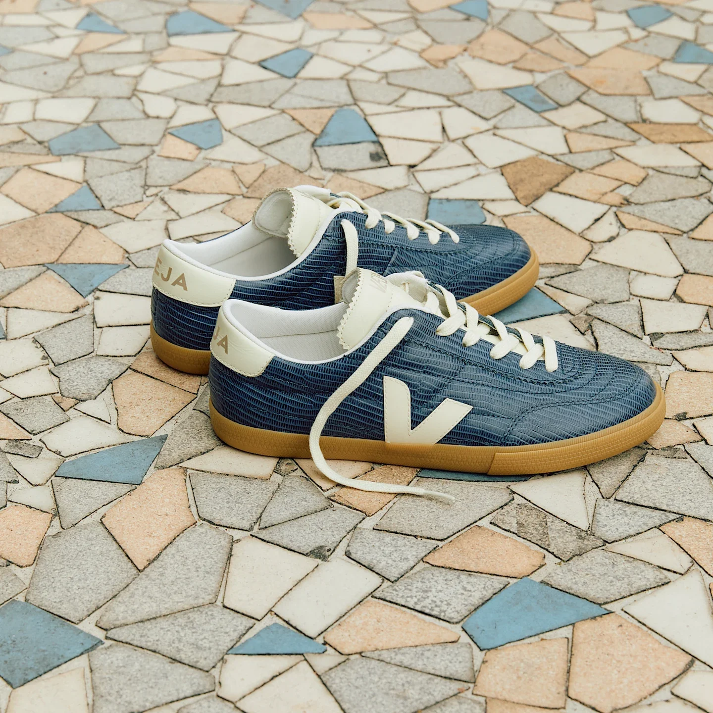 Tenis Veja De Mujer Panenka Dragon Leather Night - Image 4