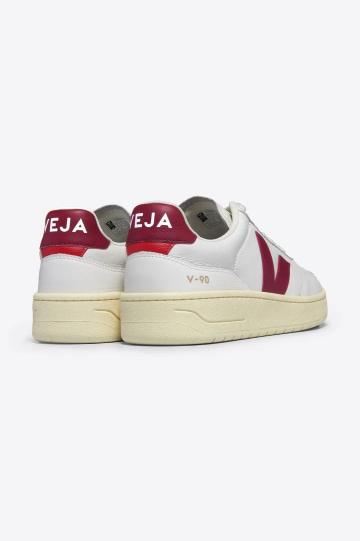 Tenis Veja De Mujer V-90 Leather - Image 3