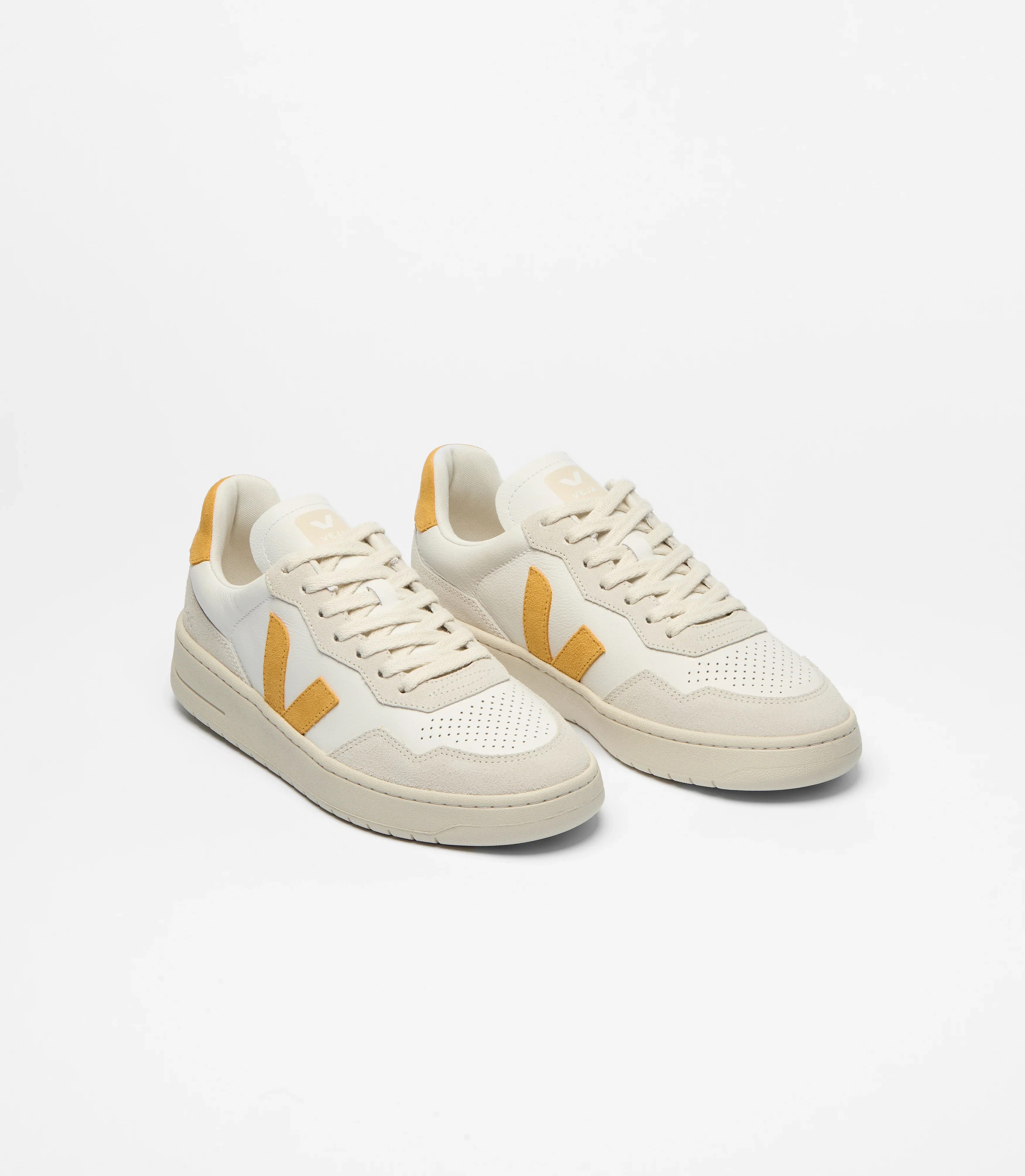 Tenis Veja De Mujer V-90 Leather White Safran - Image 2