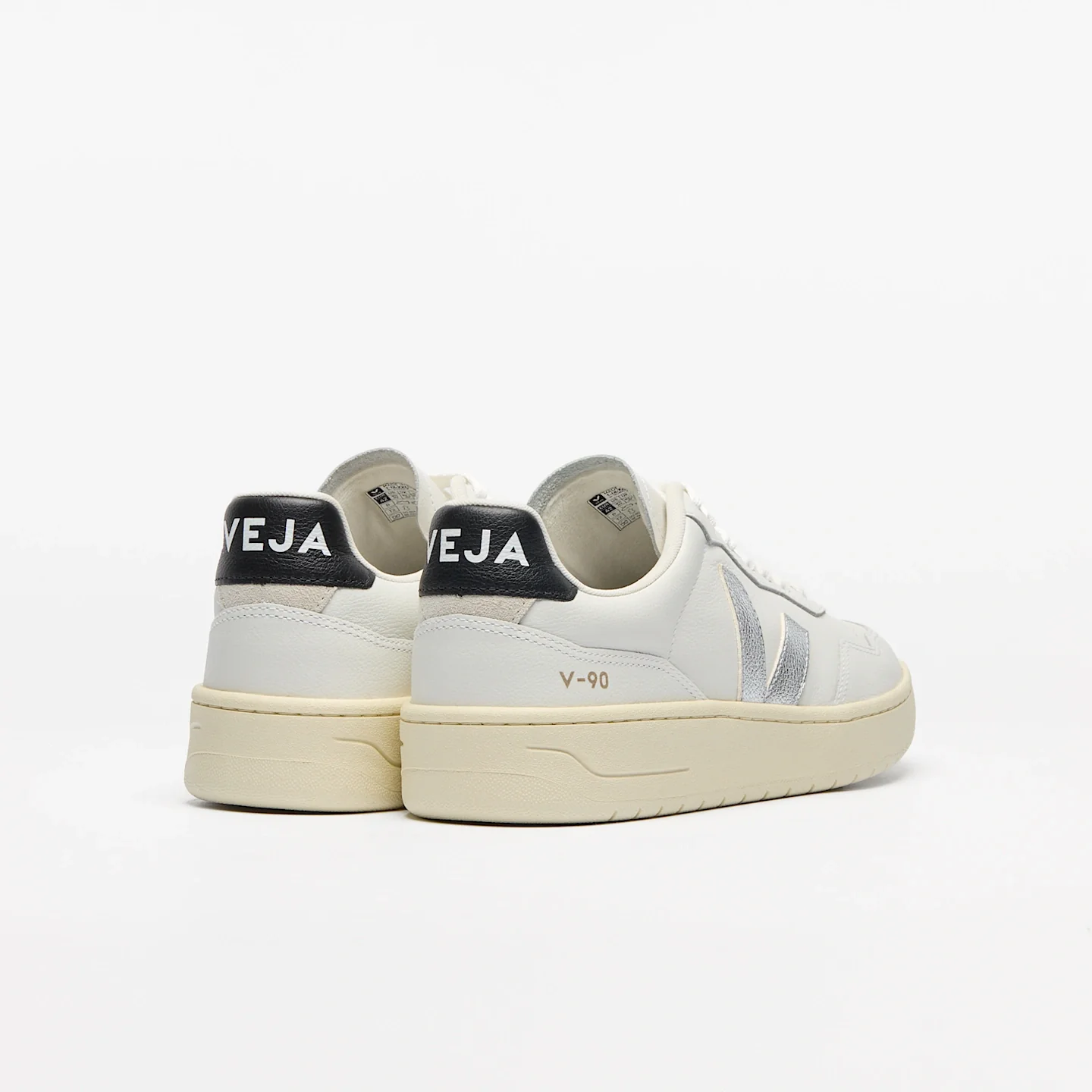 Tenis Veja De Mujer V-90 Leather White Silver Black - Image 3