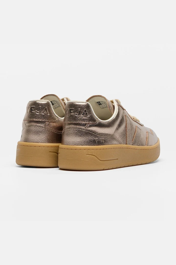 Tenis Veja De Mujer V-90 O.t. Leather - Image 3