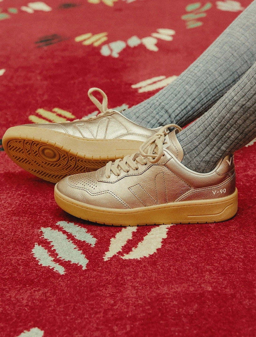 Tenis Veja De Mujer V-90 O.t. Leather - Image 4