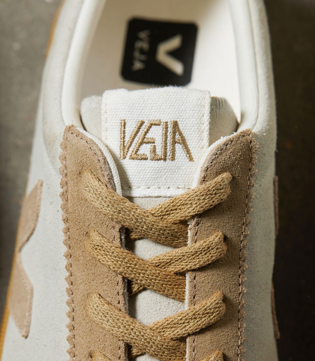Tenis Veja De Hombre Volley Suede Natural Sahara - Image 4
