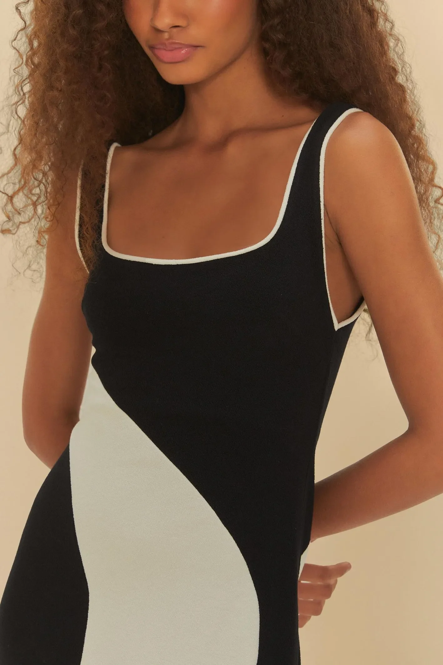 Vestido Recortes Pb Crepe - Image 3