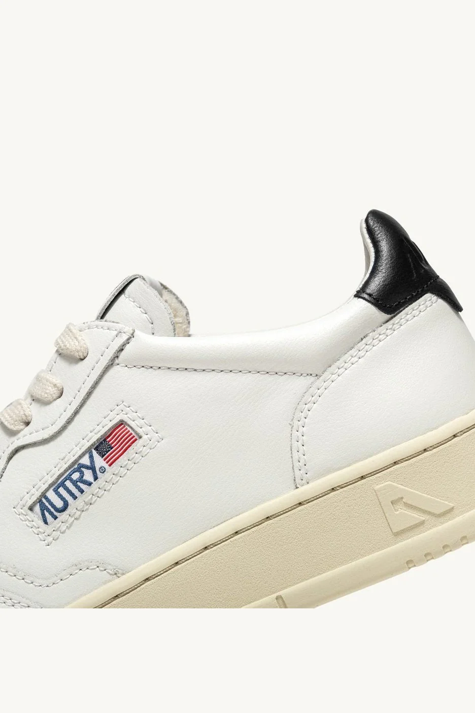 Tenis Medalist Low Leat Mujer - Image 4