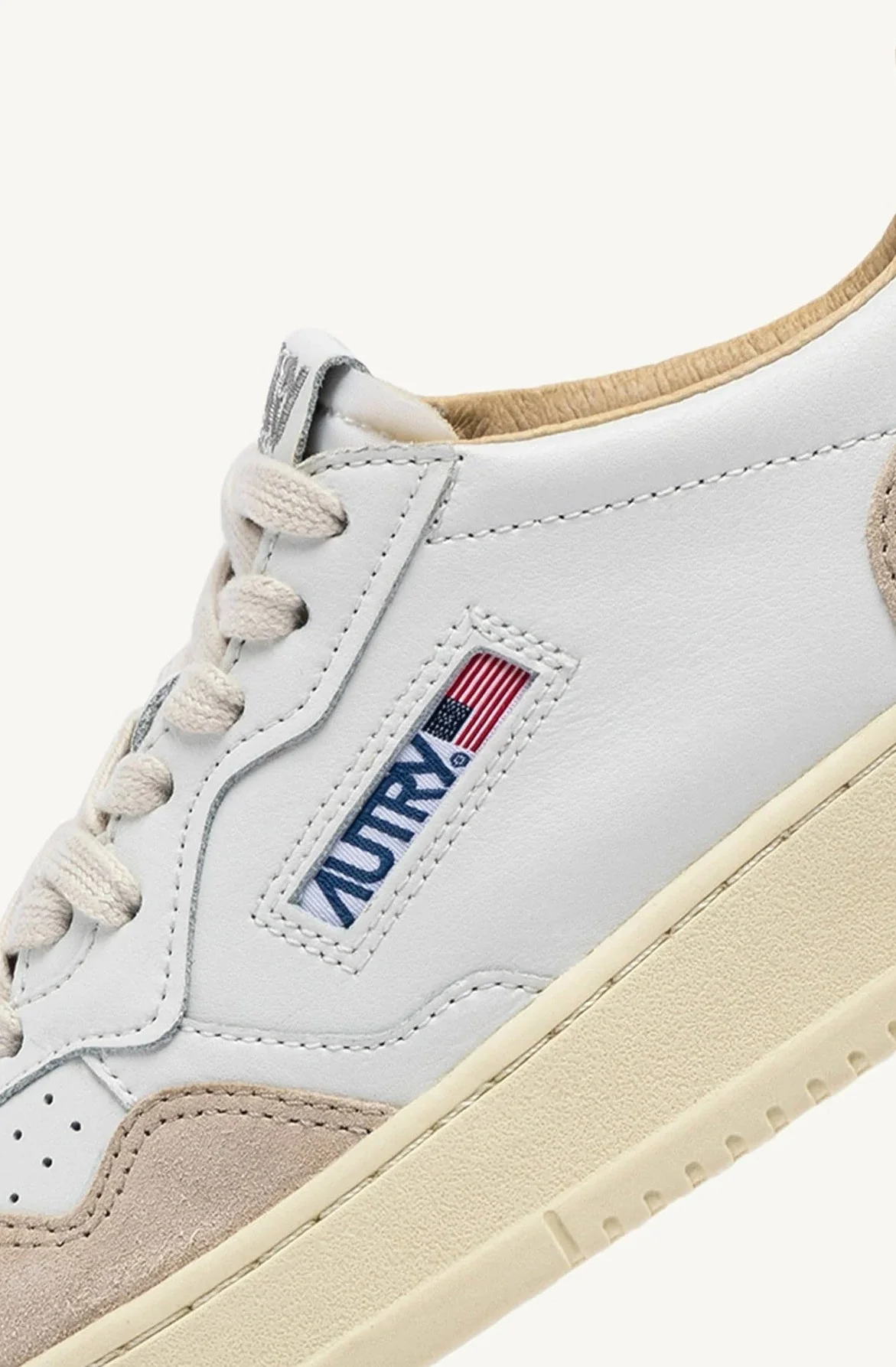 Tenis Medalist Low Leat Suede Mujer - Image 4